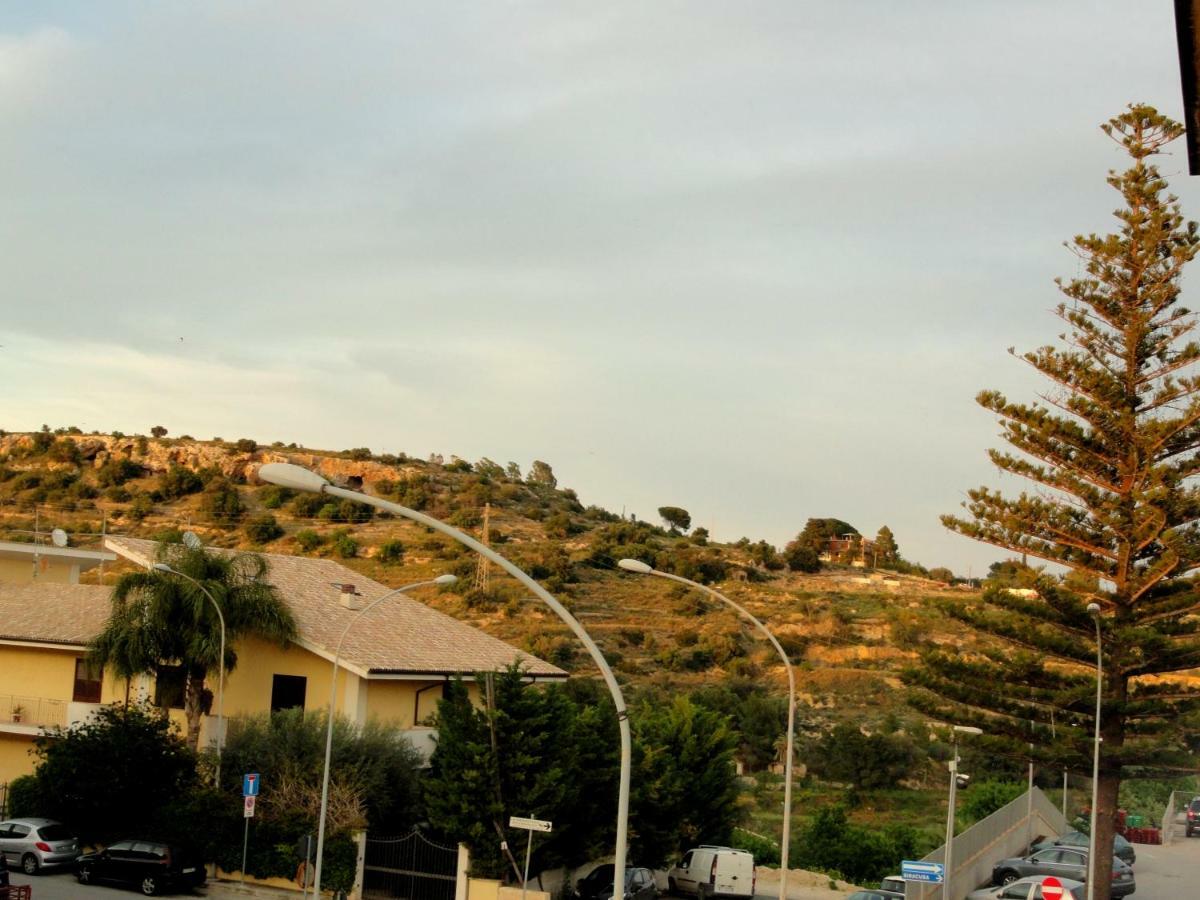 Appartamento Celeste Noto Bagian luar foto